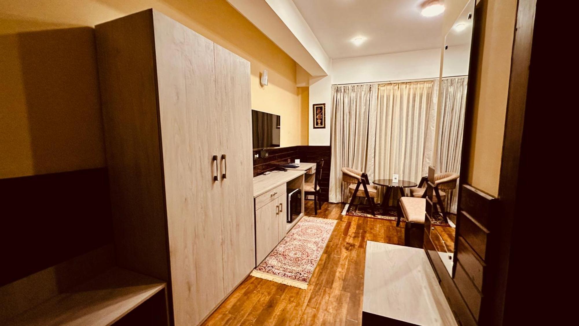 Silver Cloud Hotel Паро Екстериор снимка